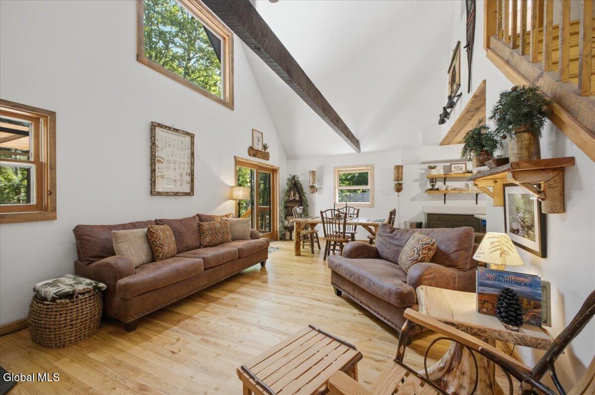 6 Ridgewood Court