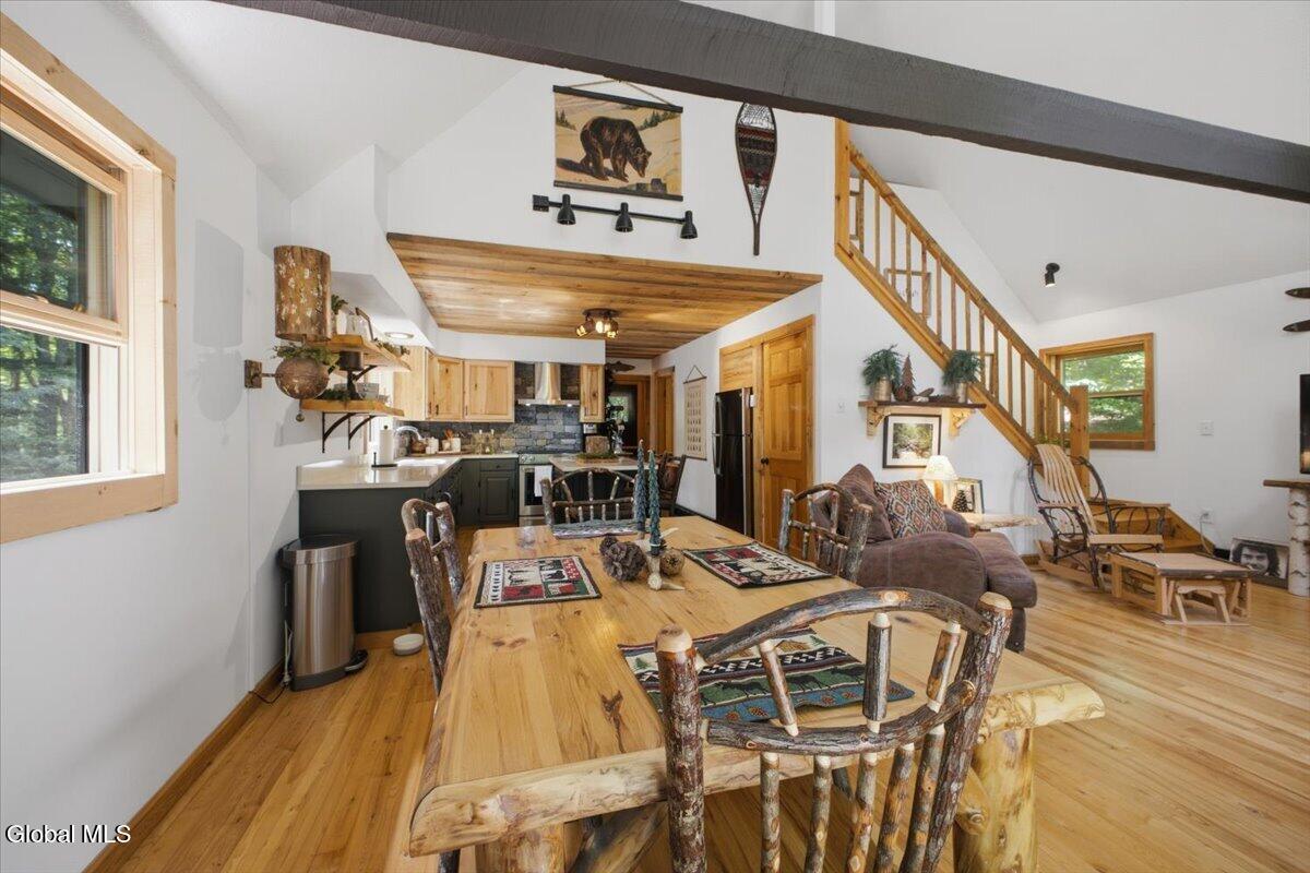 6 Ridgewood Court