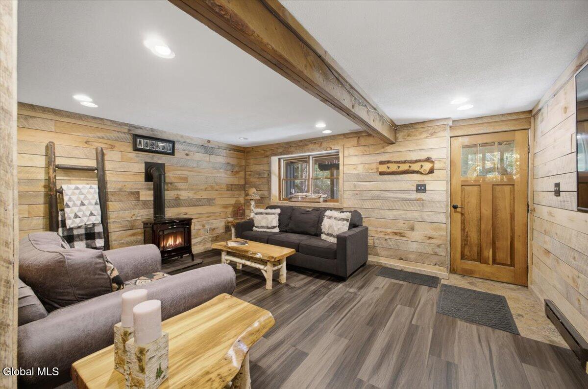 6 Ridgewood Court