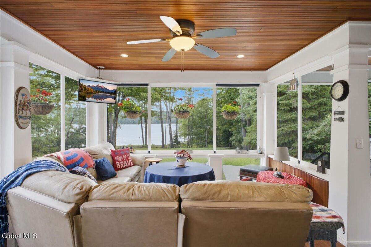 837 Atateka Drive