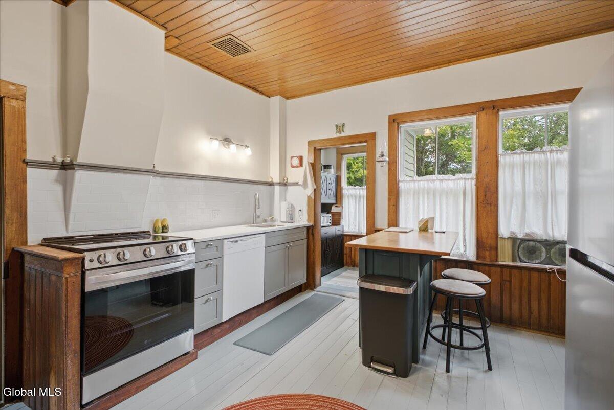 24 Holman Hill Road