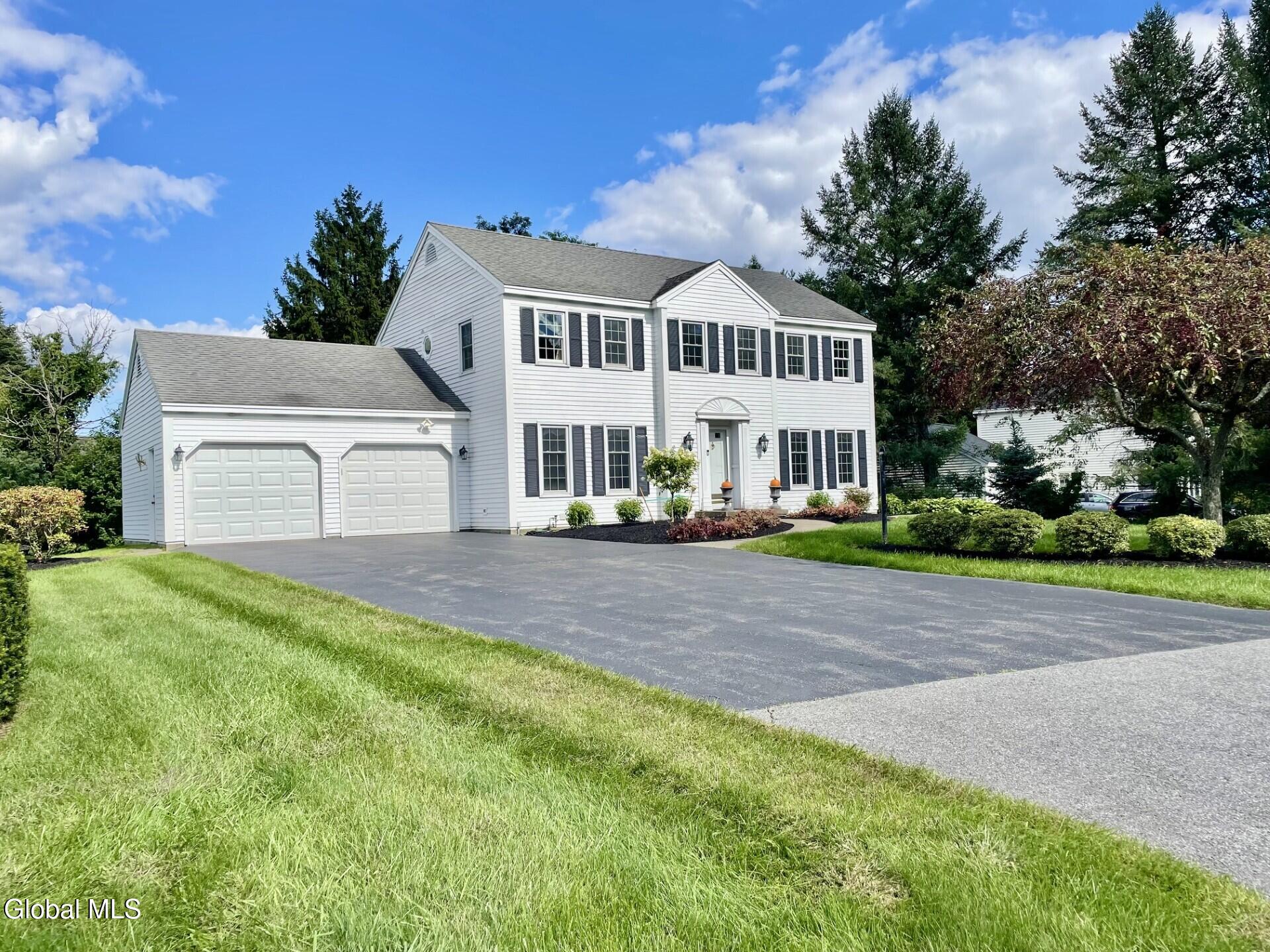 32 Greyledge Drive
