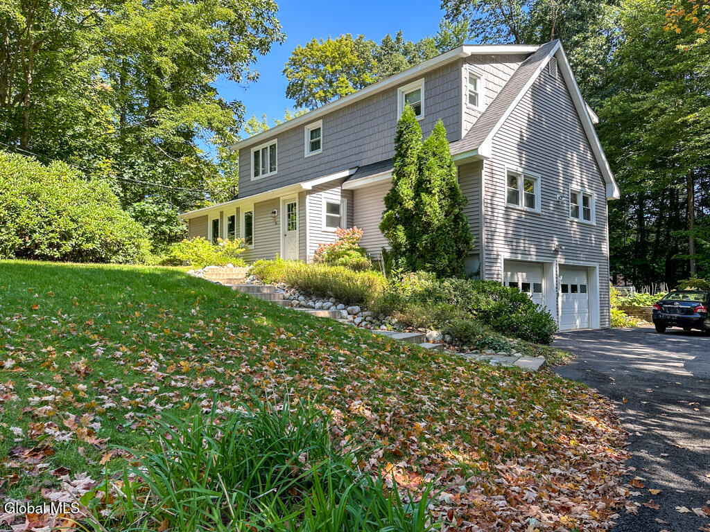 16 Summit Drive