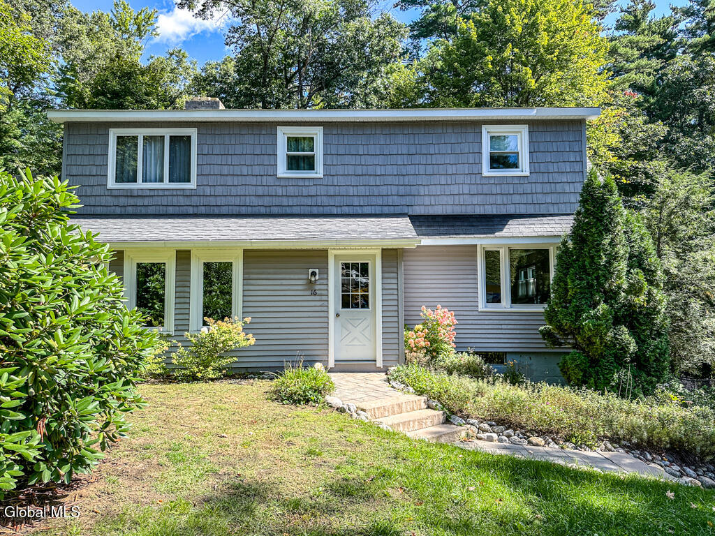16 Summit Drive