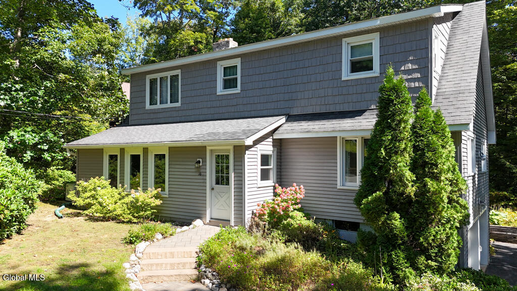 16 Summit Drive