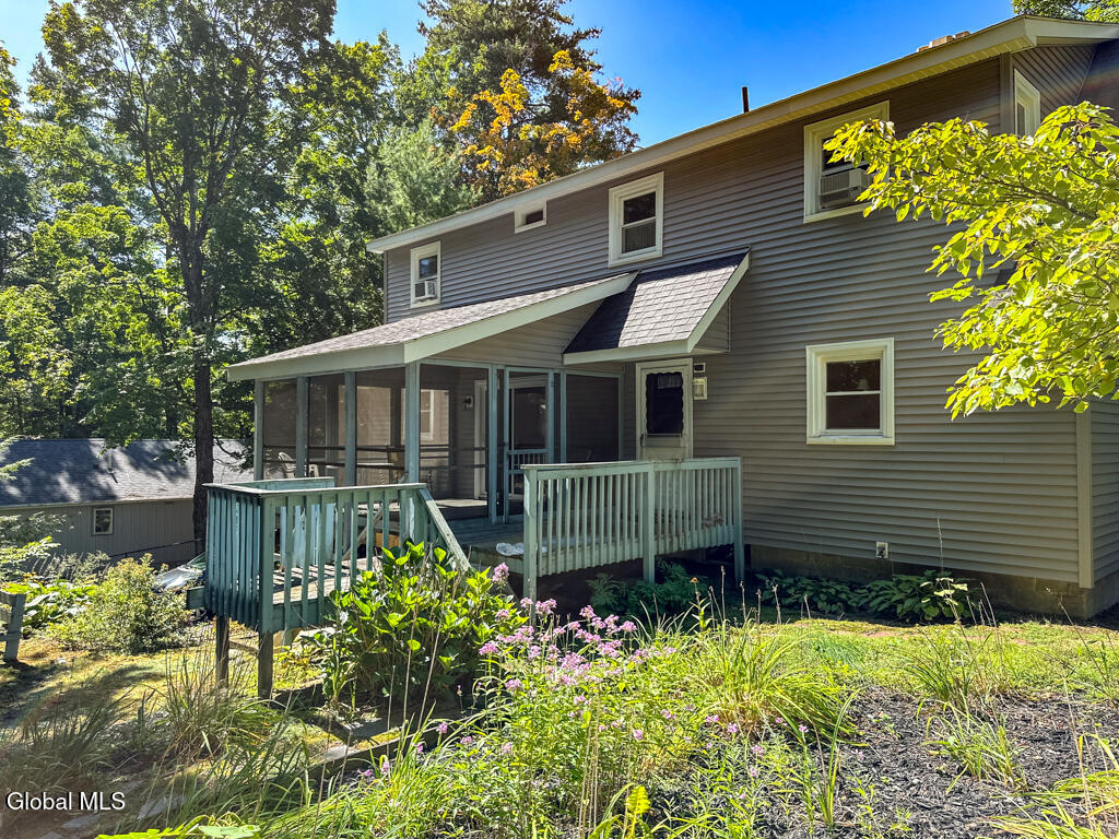 16 Summit Drive