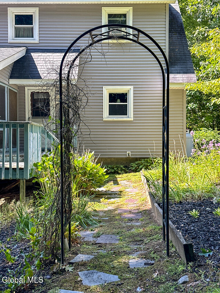 16 Summit Drive