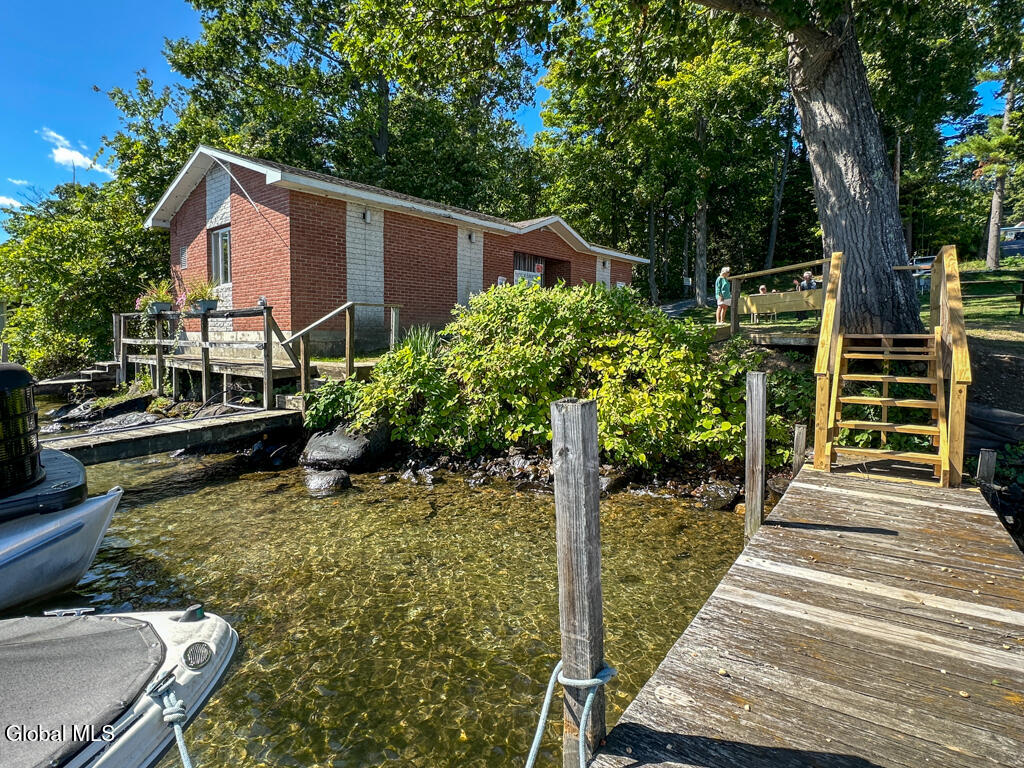 16 Summit Drive