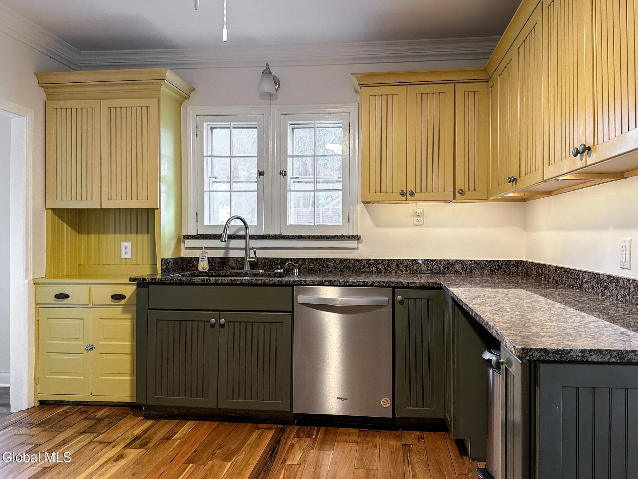 9 Flandreaux Avenue