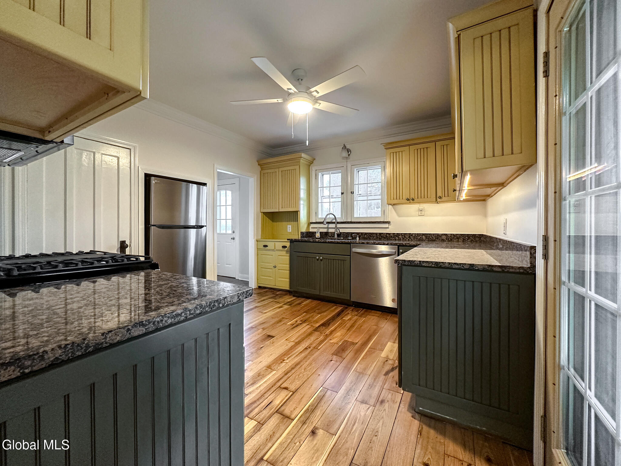 9 Flandreaux Avenue