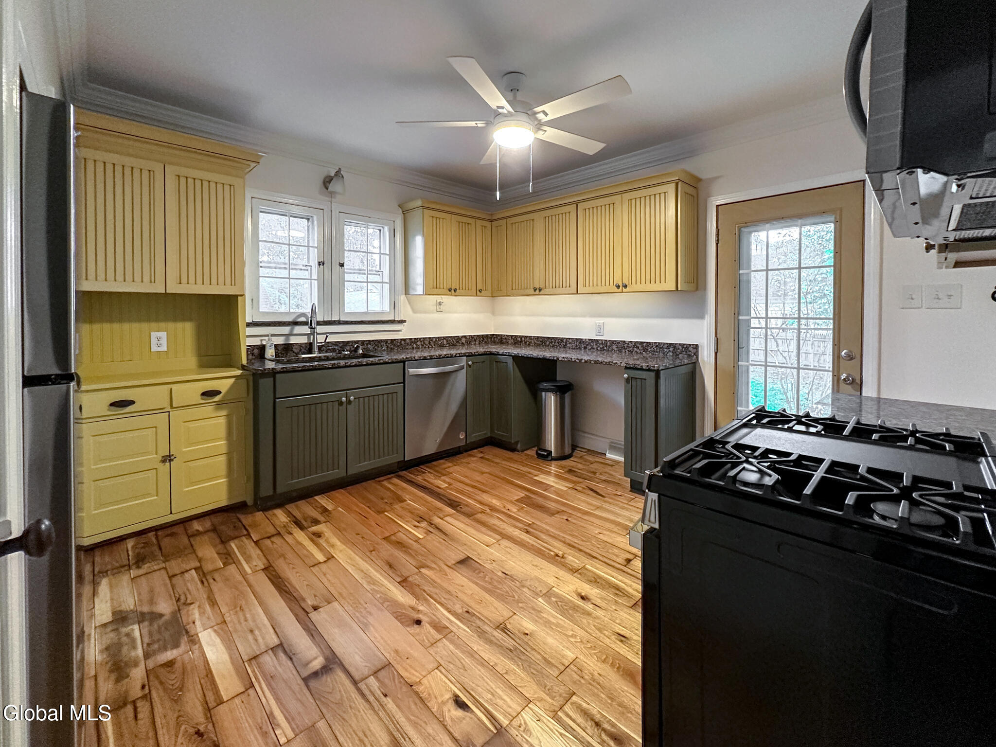 9 Flandreaux Avenue