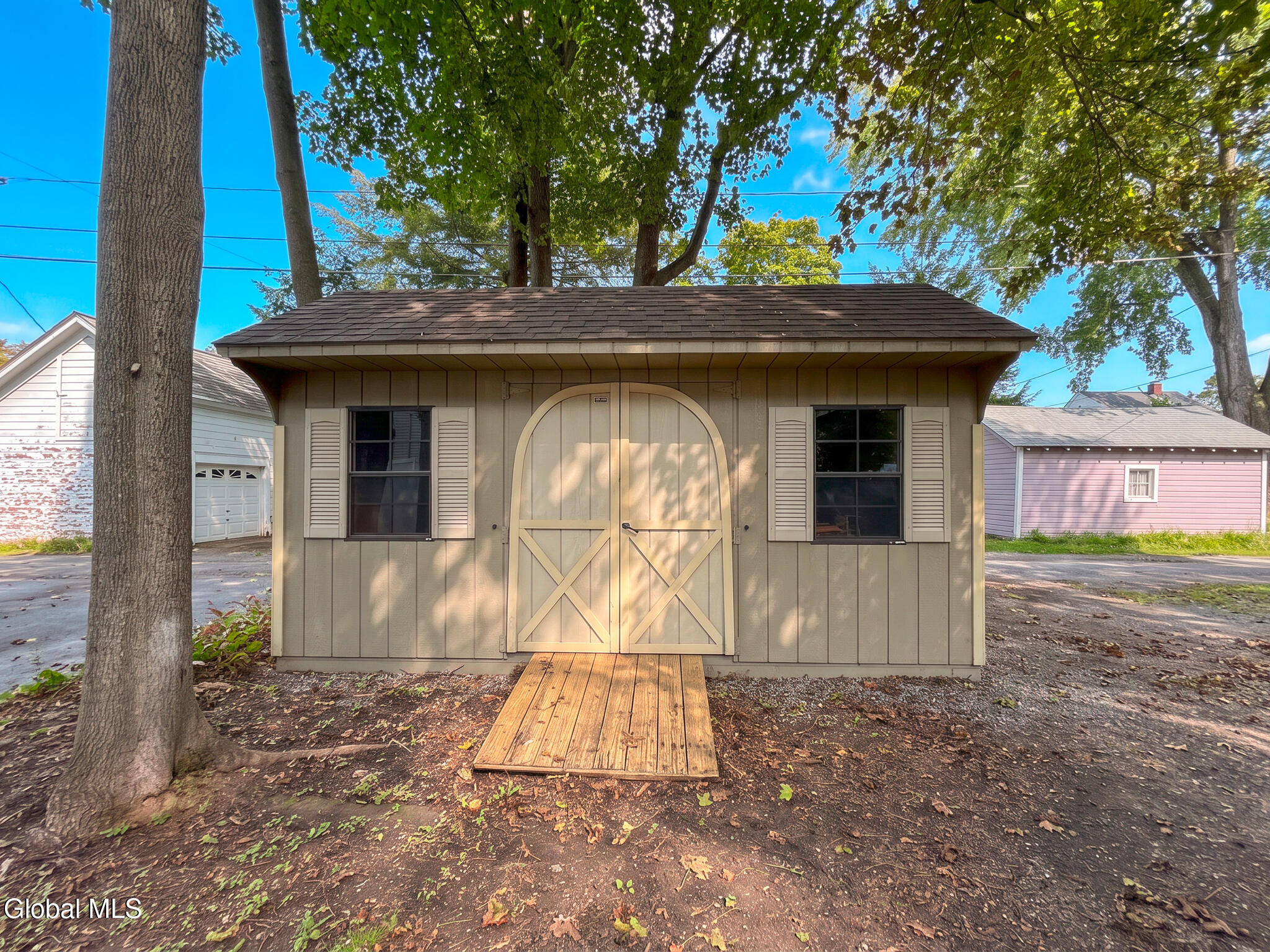9 Flandreaux Avenue