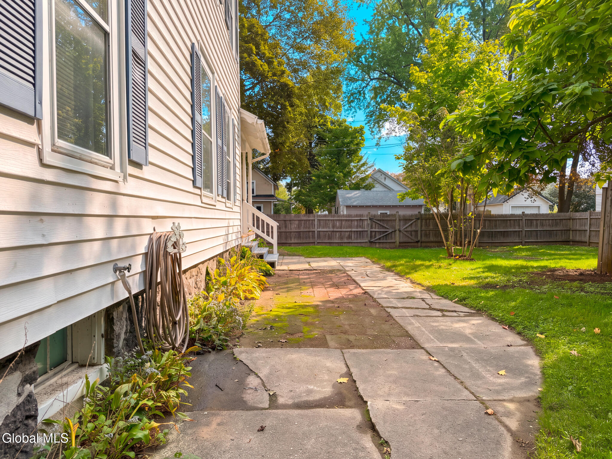 9 Flandreaux Avenue