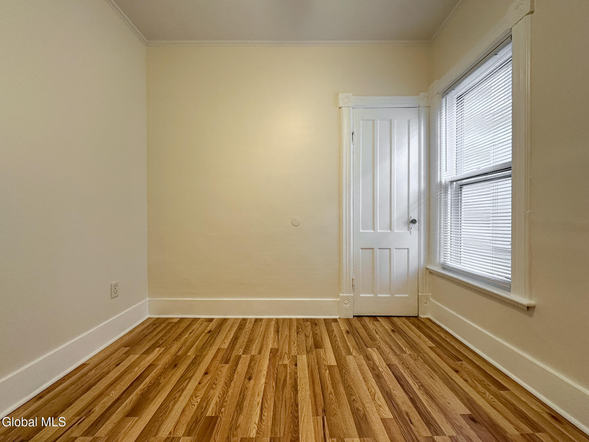 9 Flandreaux Avenue