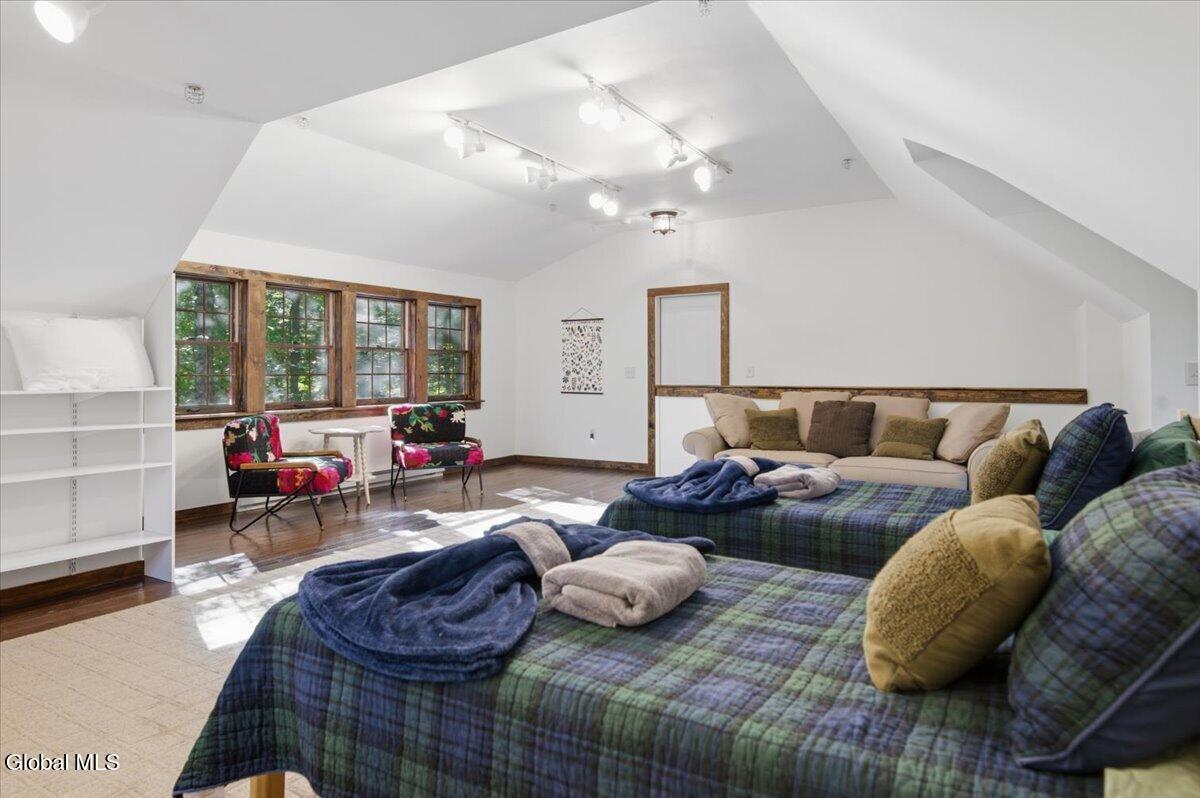 12 Lapham Road