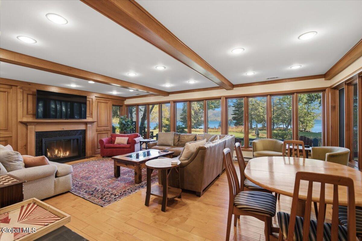 12 Lapham Road