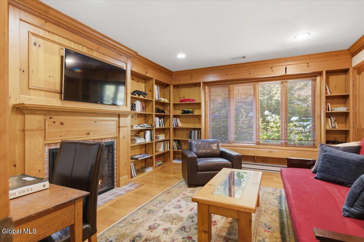 12 Lapham Road