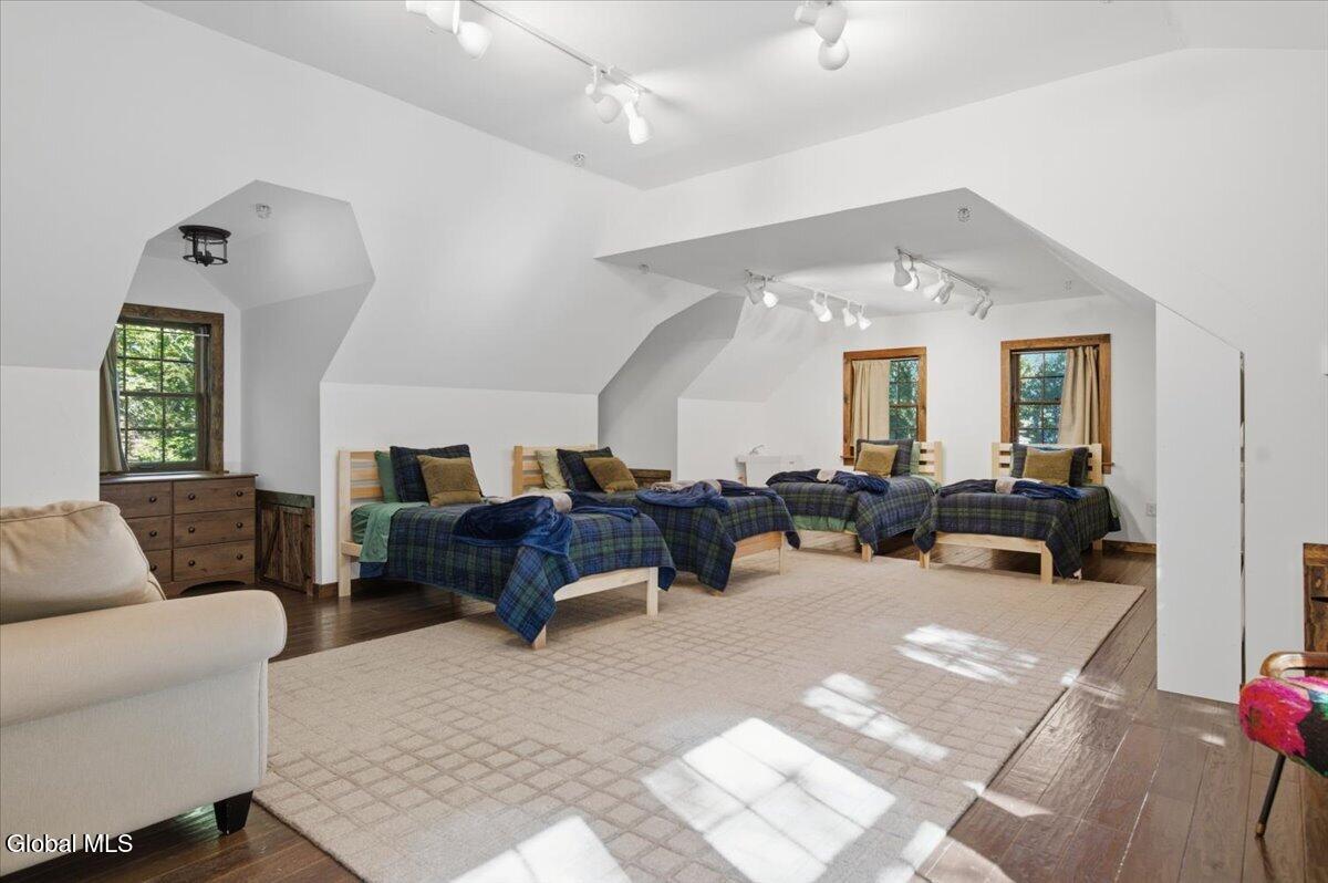 12 Lapham Road
