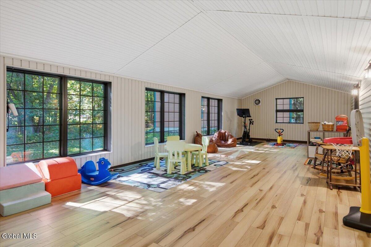 12 Lapham Road