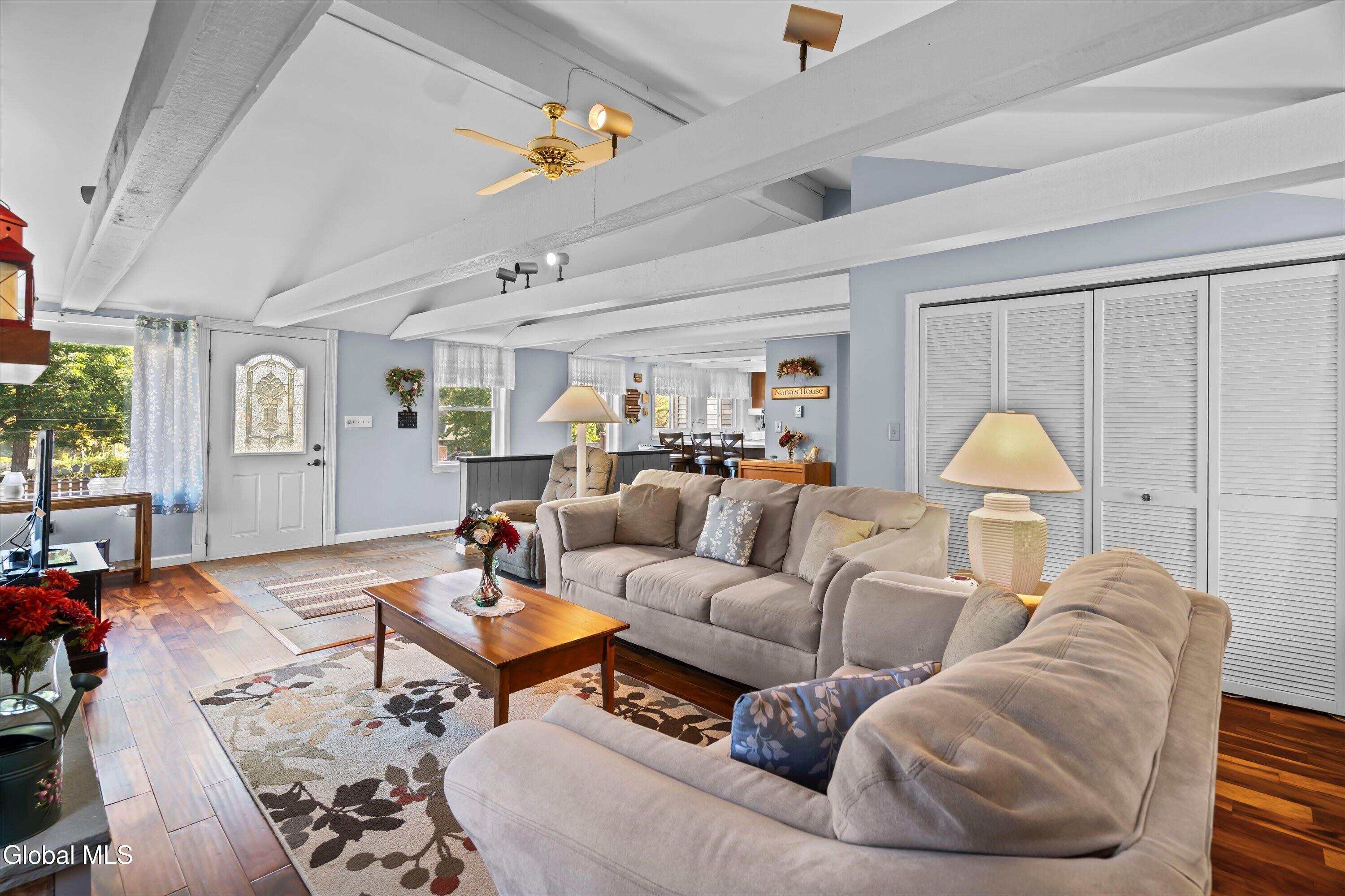 86 Seelye Road