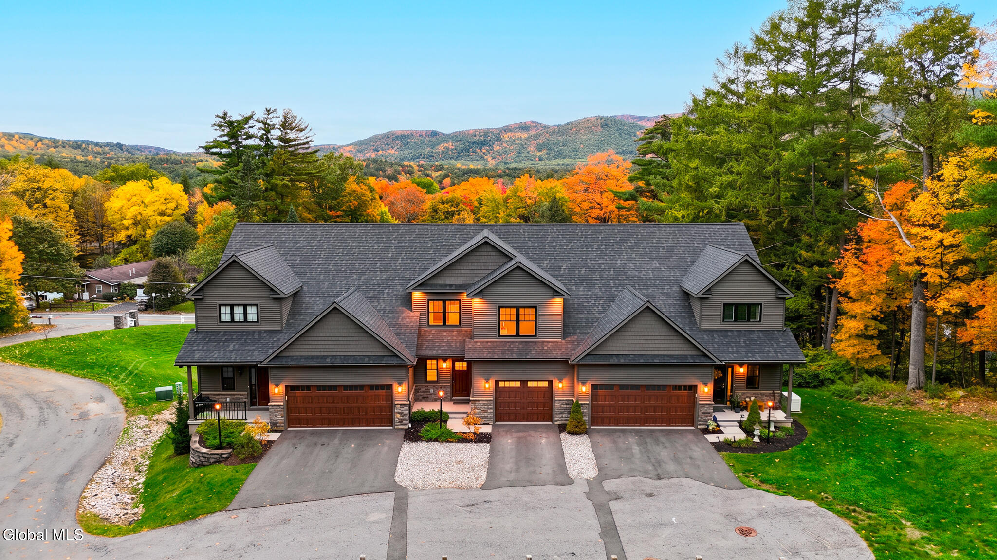 9 Hill Crest Lane, UNIT 2
