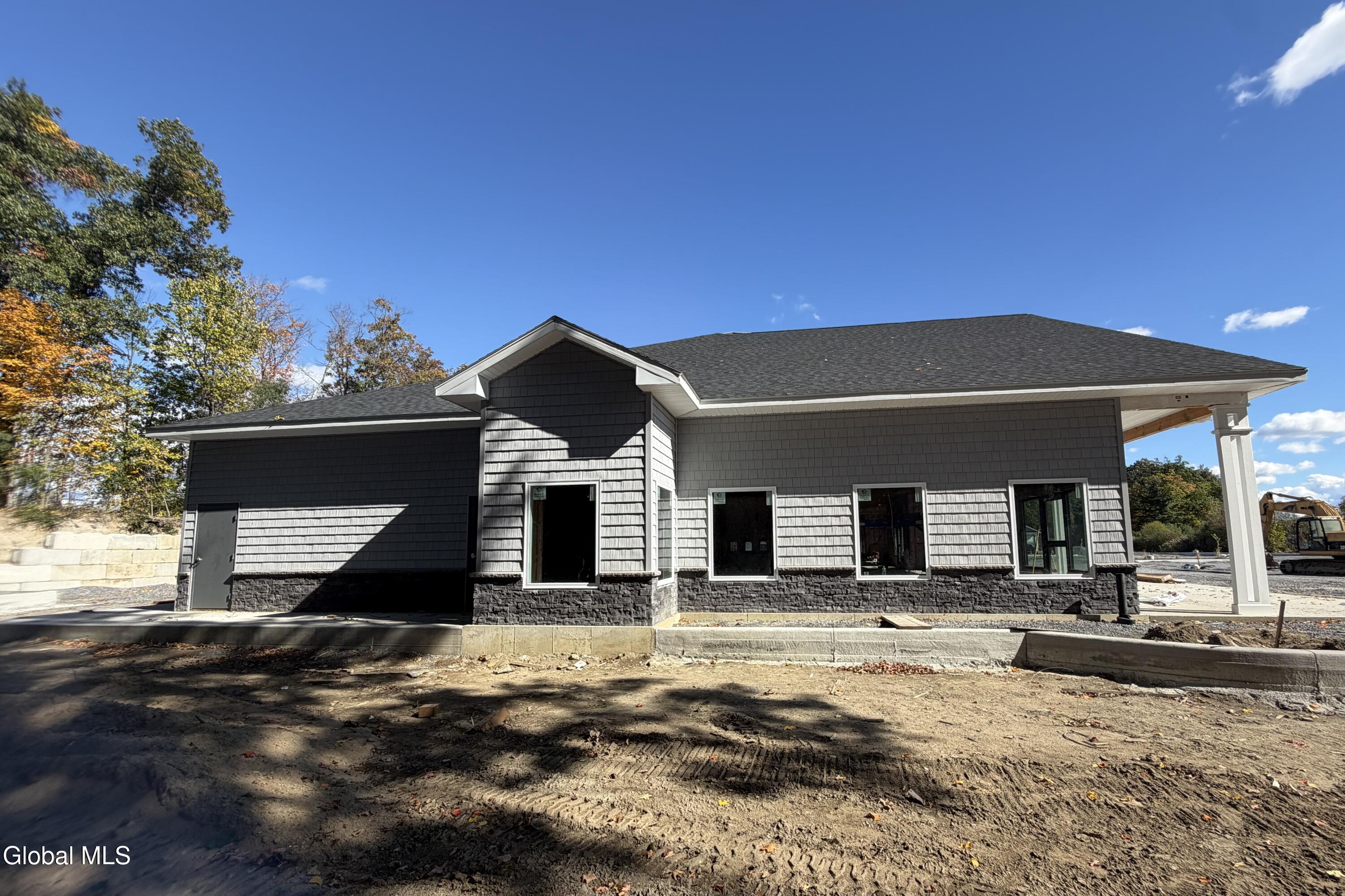 1 Via Rossi Way, 6