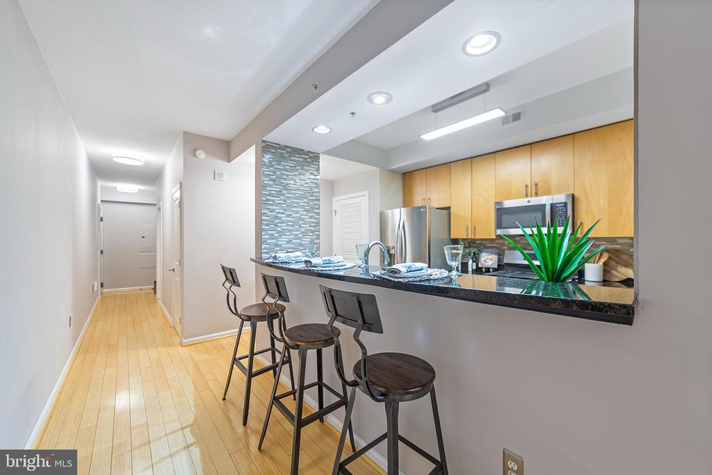 715 6TH STREET NW 305