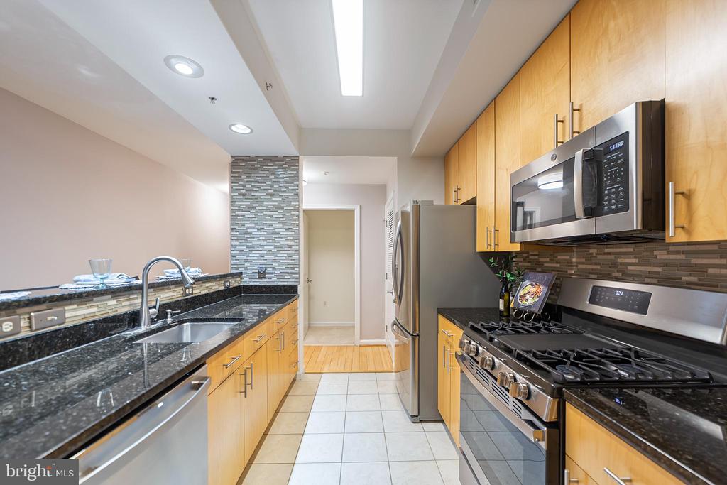 715 6TH STREET NW 305