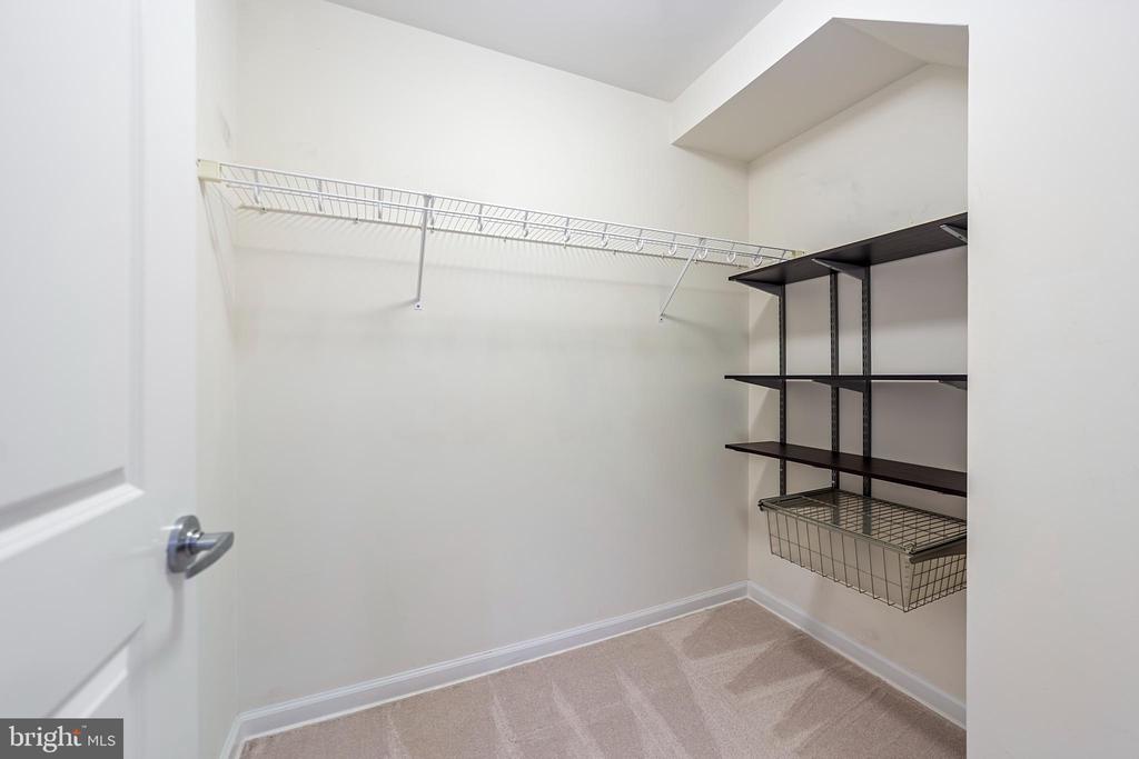 715 6TH STREET NW 305