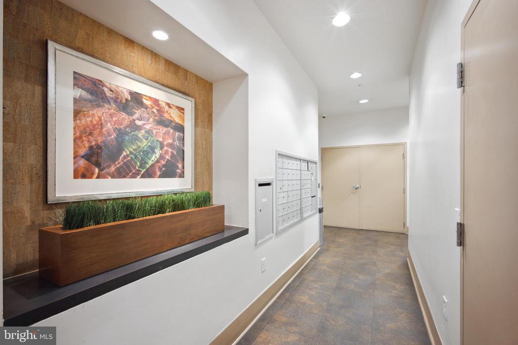 715 6TH STREET NW 305