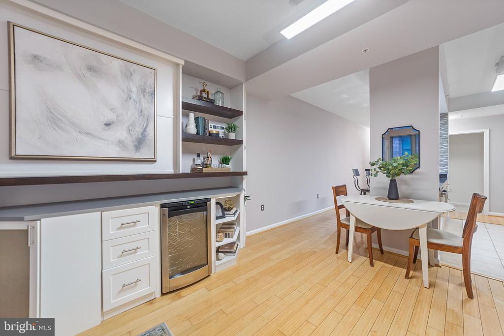 715 6TH STREET NW 305