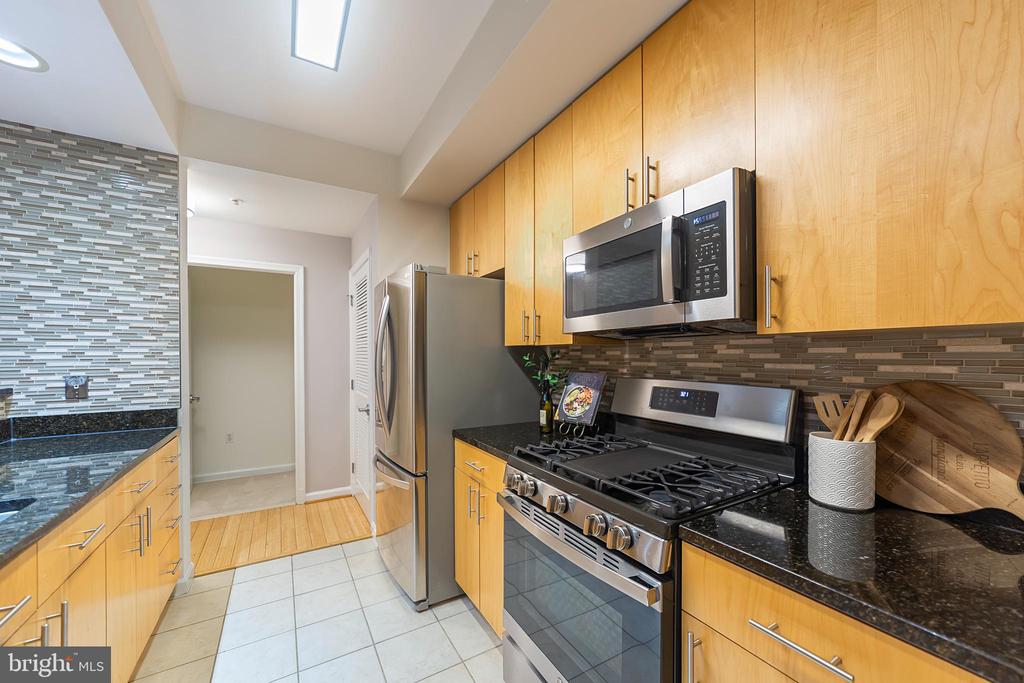 715 6TH STREET NW 305