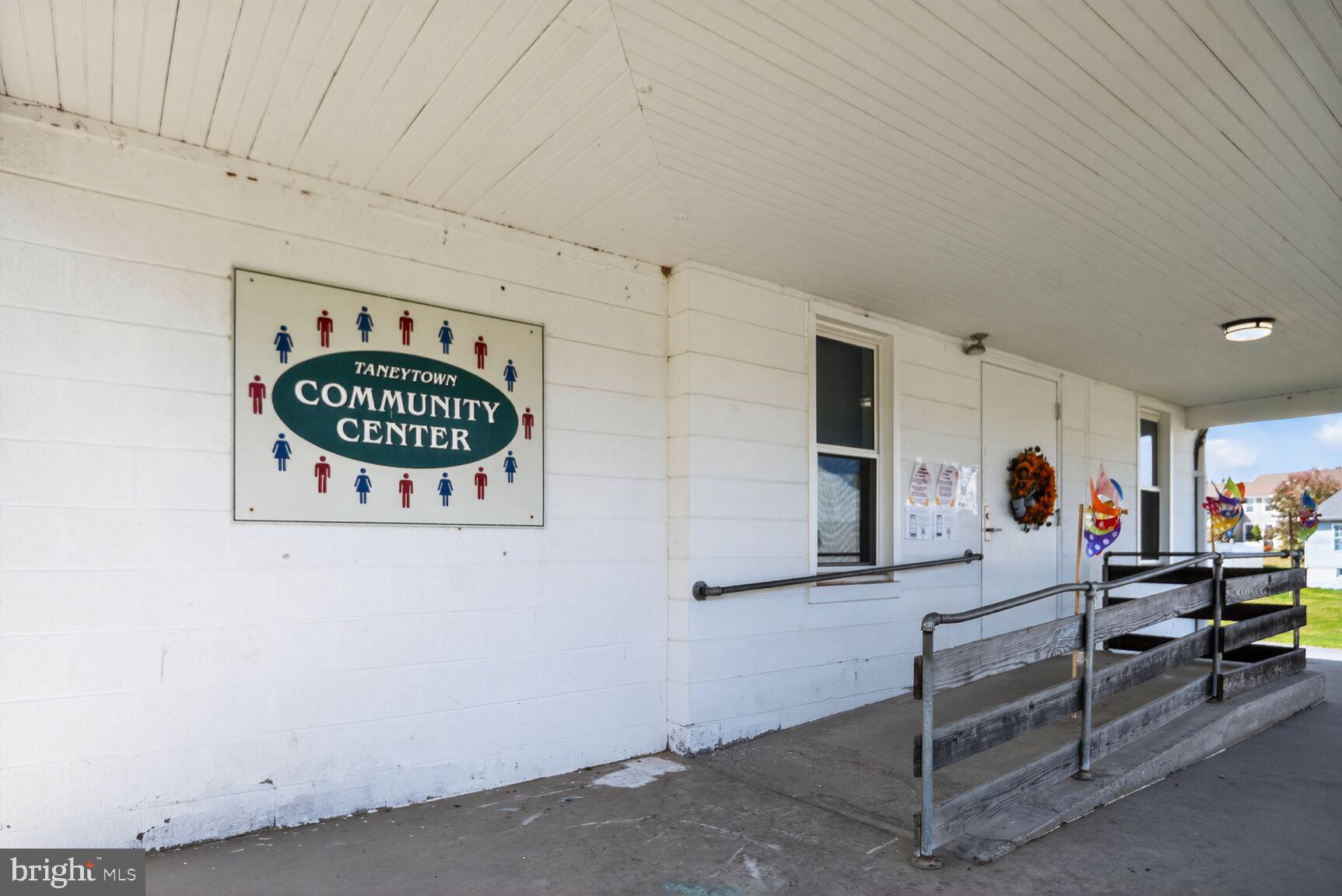 71 FAIRGROUND AVENUE