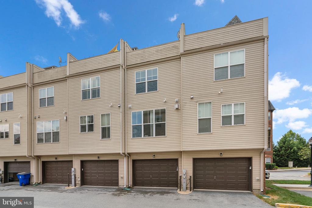1421 TRAFALGAR LANE