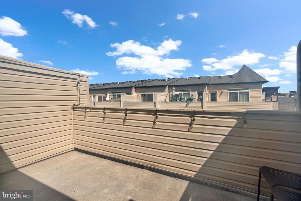 1421 TRAFALGAR LANE