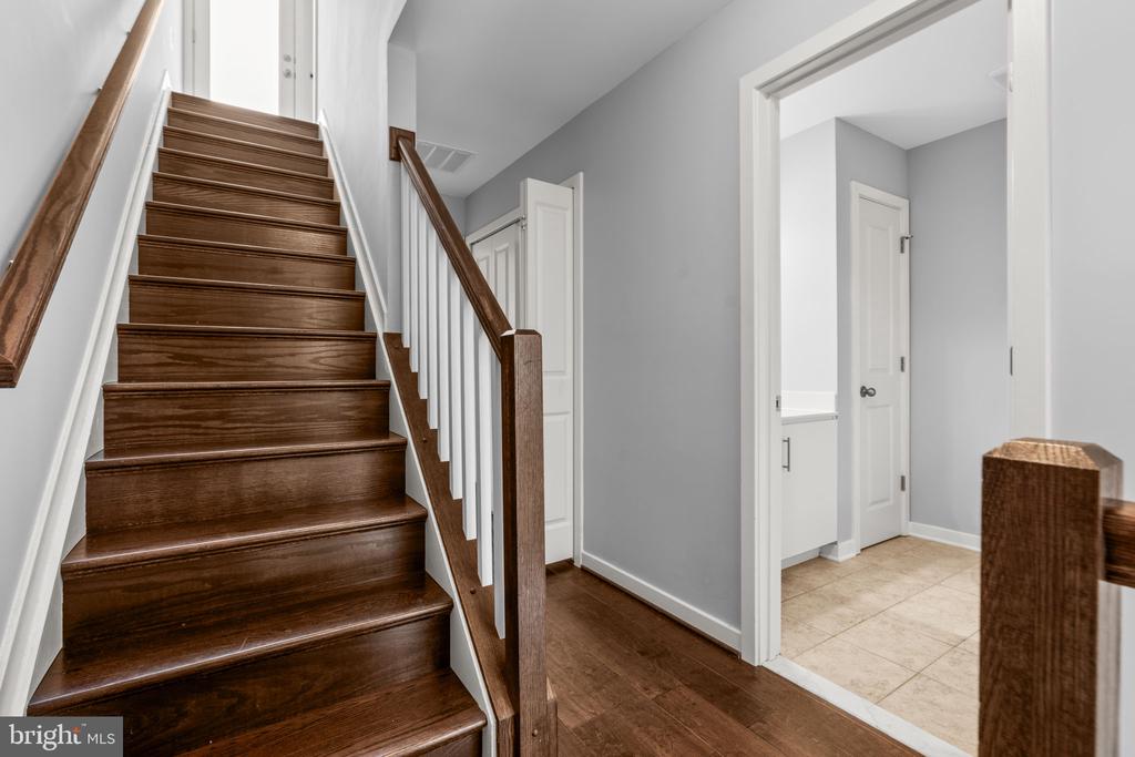 1421 TRAFALGAR LANE