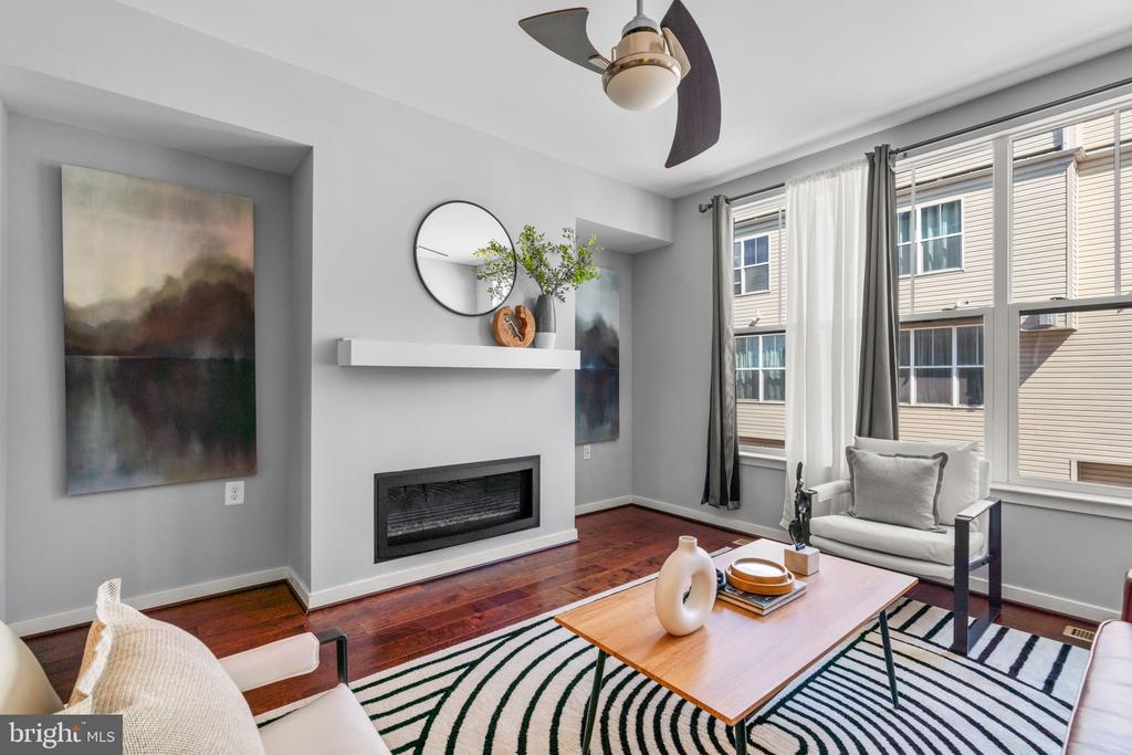 1421 TRAFALGAR LANE
