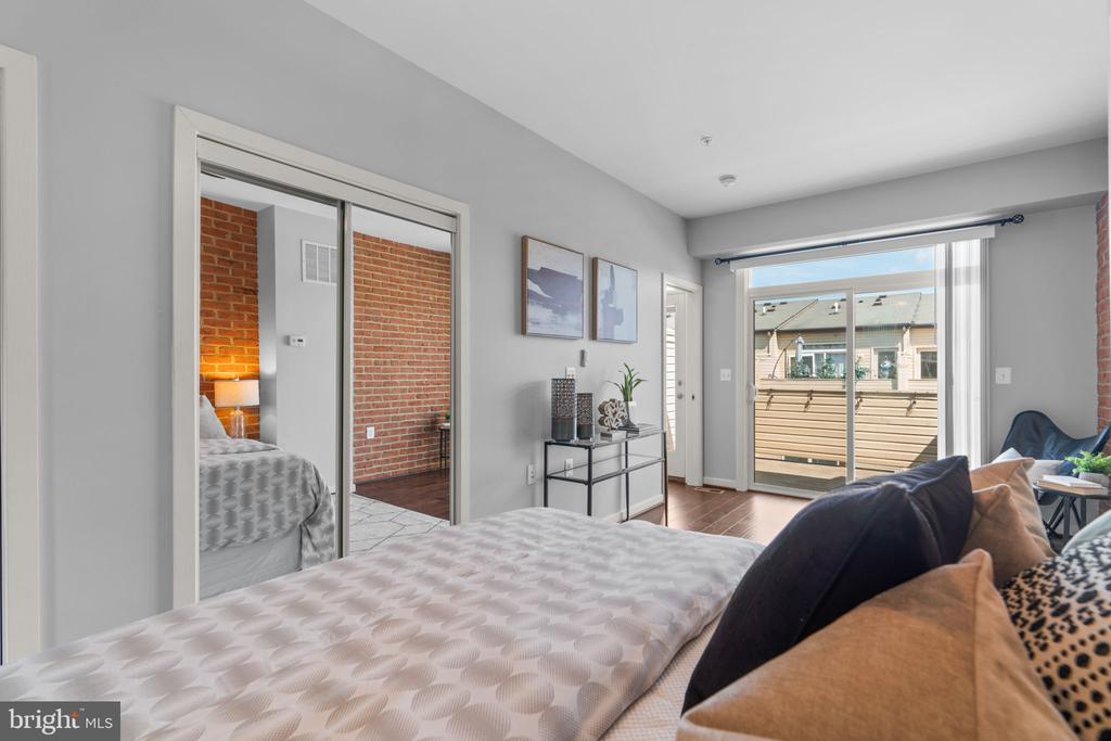 1421 TRAFALGAR LANE