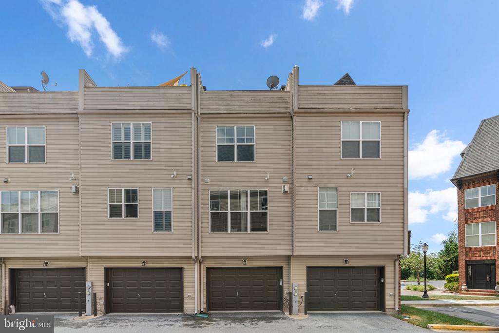1421 TRAFALGAR LANE