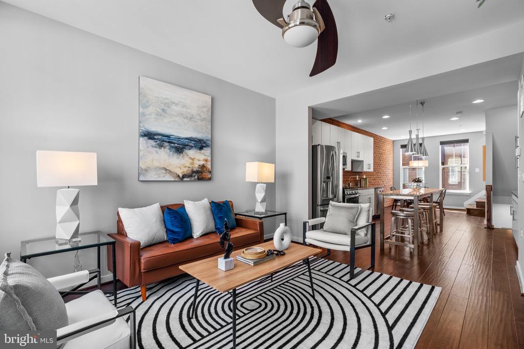 1421 TRAFALGAR LANE
