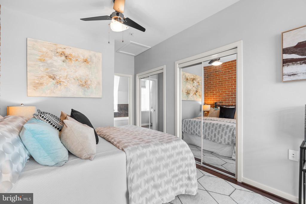 1421 TRAFALGAR LANE