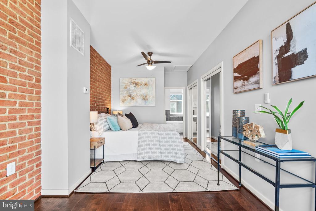 1421 TRAFALGAR LANE