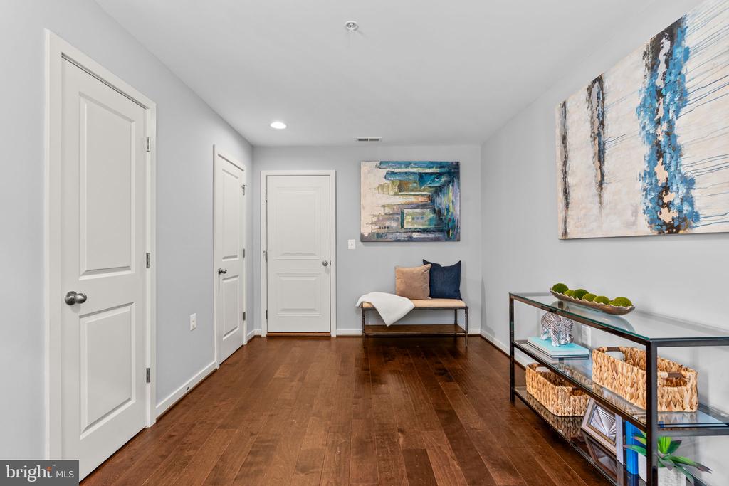 1421 TRAFALGAR LANE
