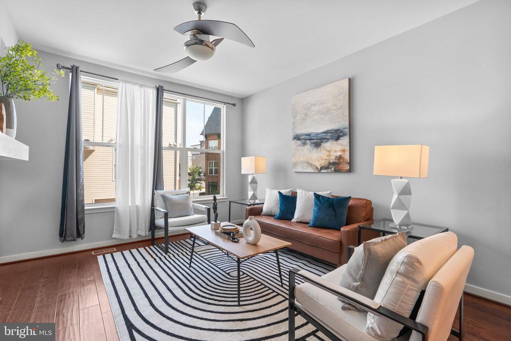 1421 TRAFALGAR LANE