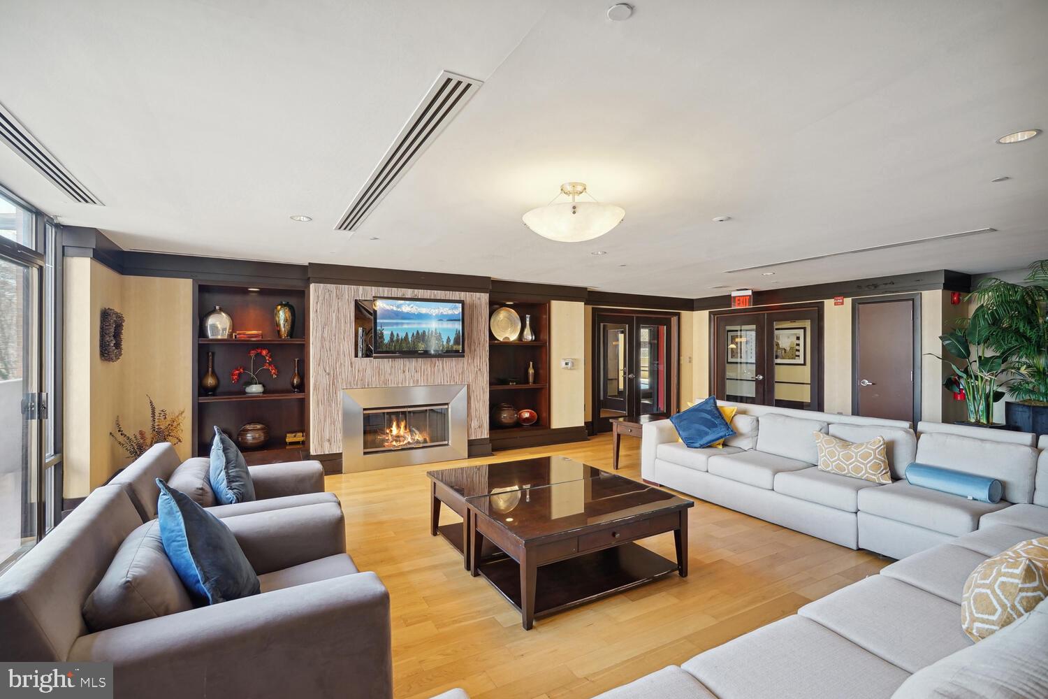 4500 S FOUR MILE RUN DRIVE 121