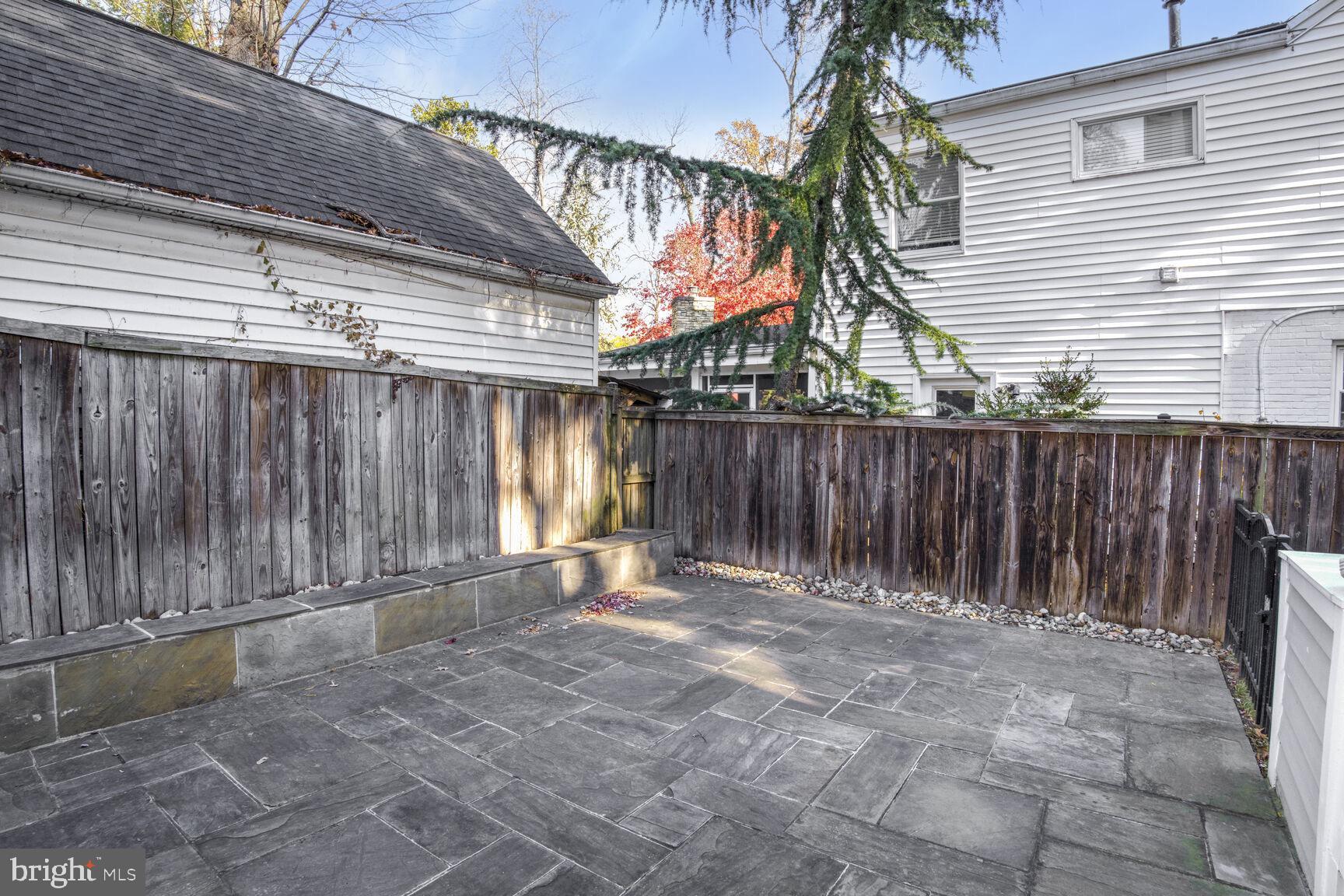 1125 N HARRISON STREET N