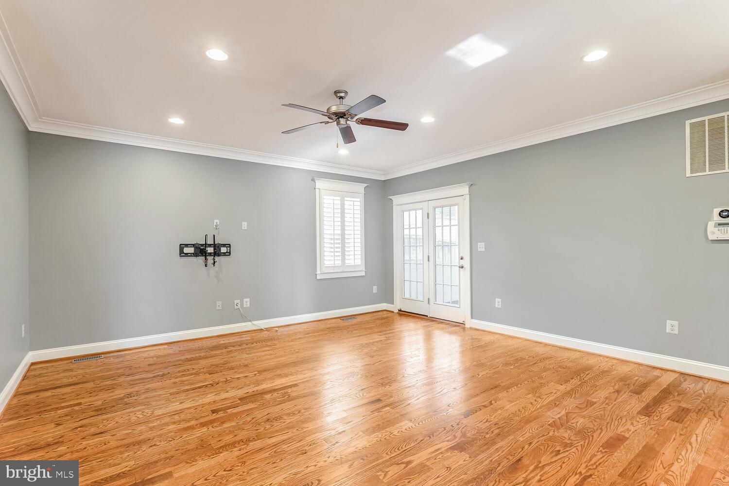 1125 N HARRISON STREET N