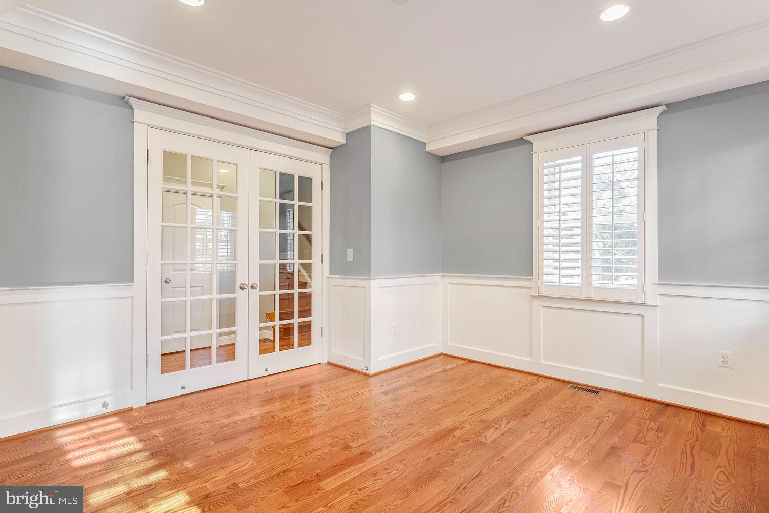 1125 N HARRISON STREET N