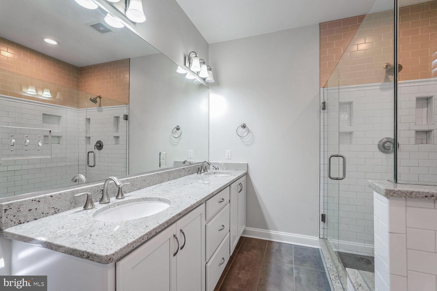 1125 N HARRISON STREET N