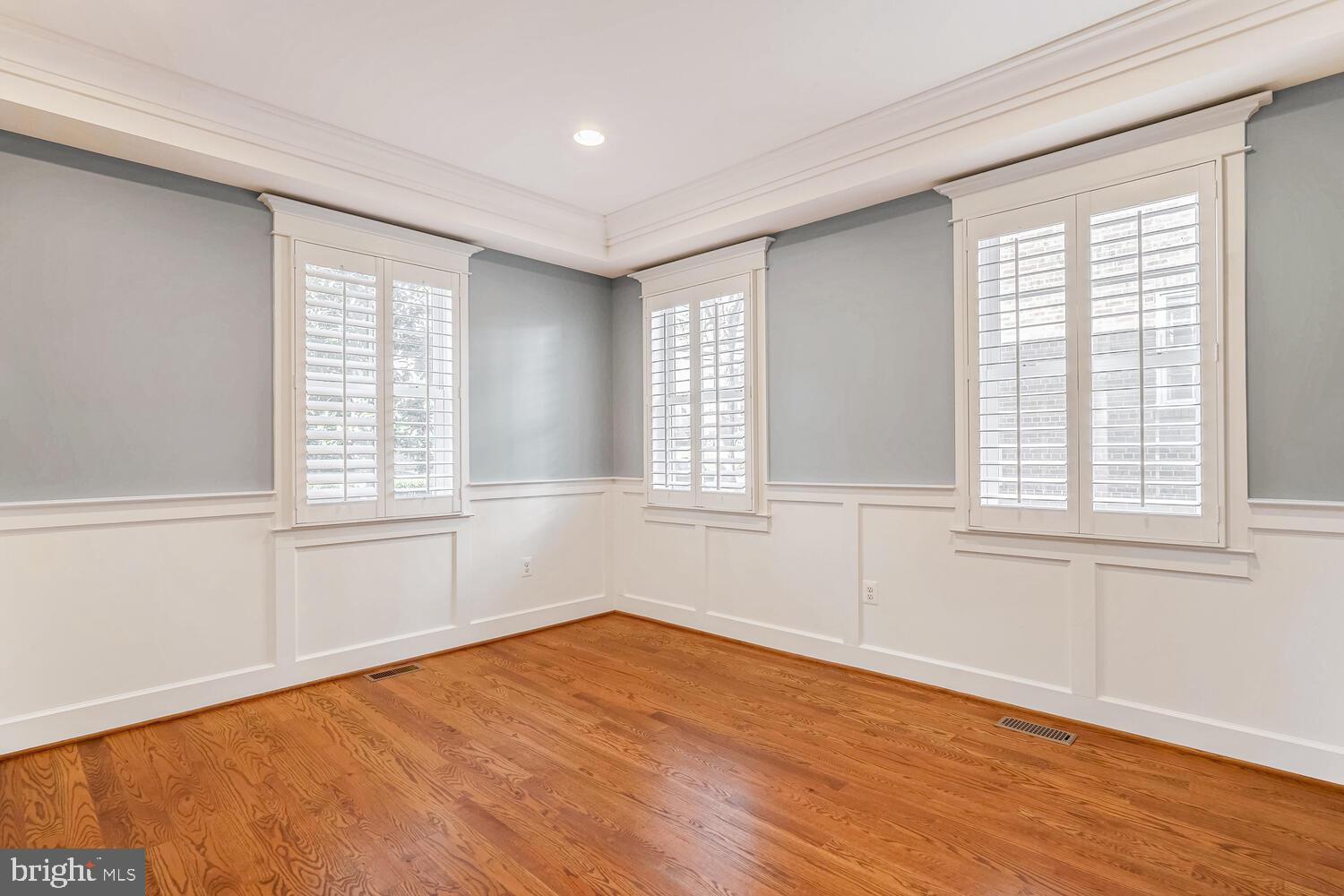 1125 N HARRISON STREET N